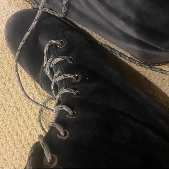 Stuart Weitzman Metermaid Boot Emerald Velvet size 10great condition heeled boot - Picture 10 of 10